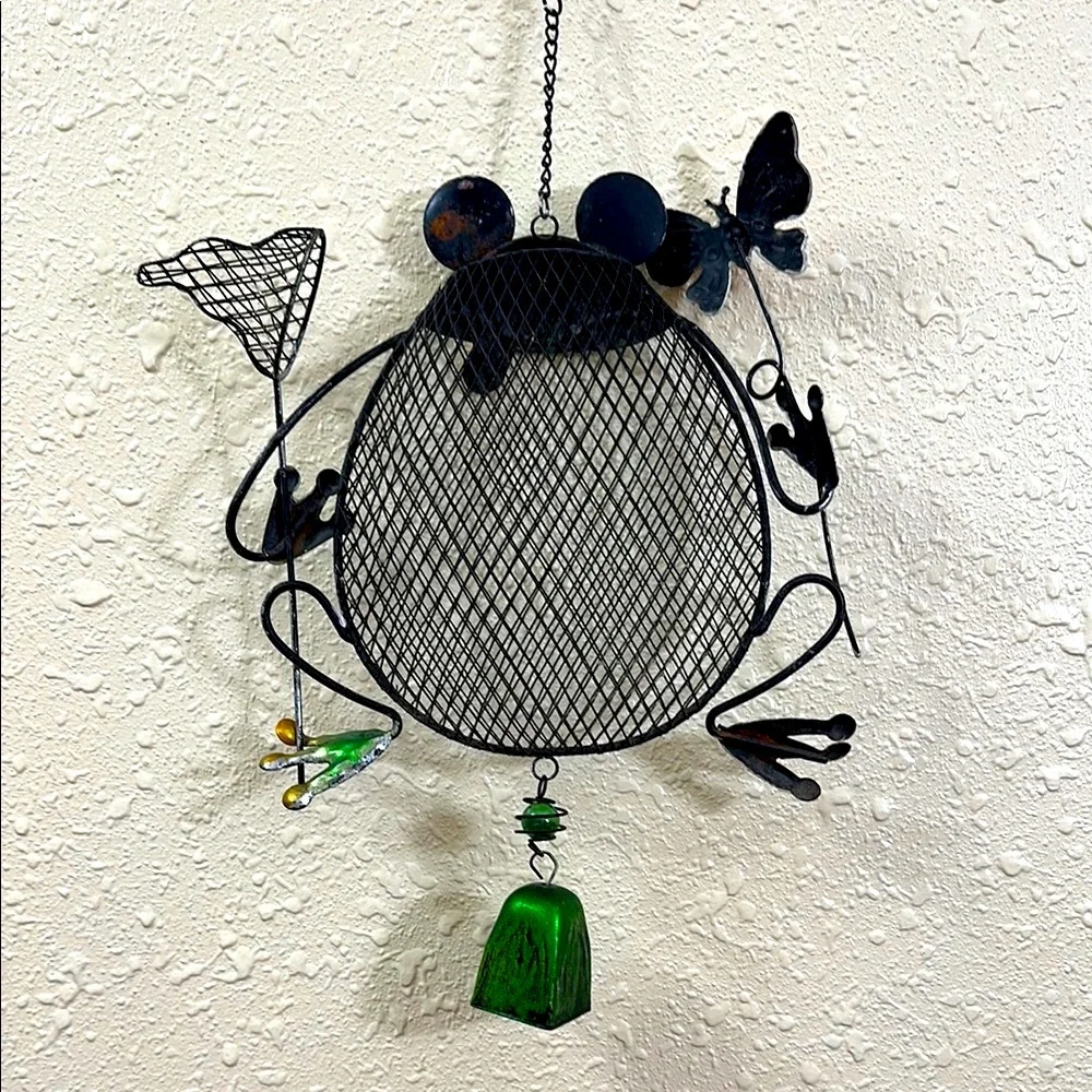 Green Frog Decorative Hanging Bird Feeder with Butterfly & Net